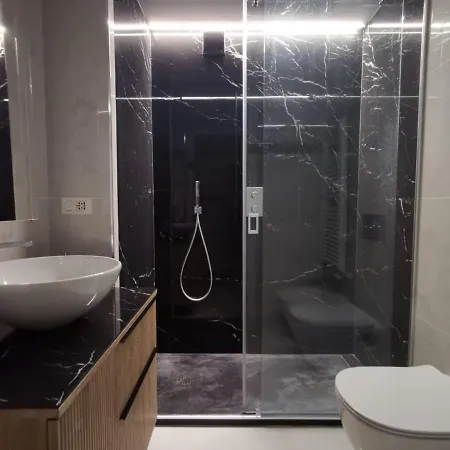 Jacuzzi Luxury In The Town Centre טורינו
