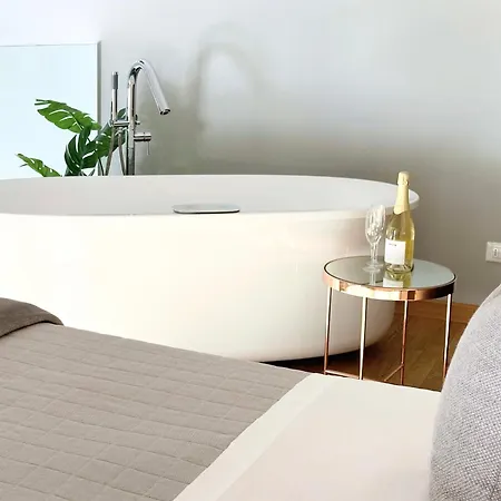 Appartement Jacuzzi Luxury In The Town Centre *