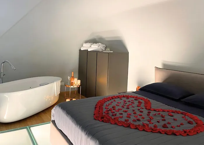 Apartment Jacuzzi Luxury In The Town Centre *